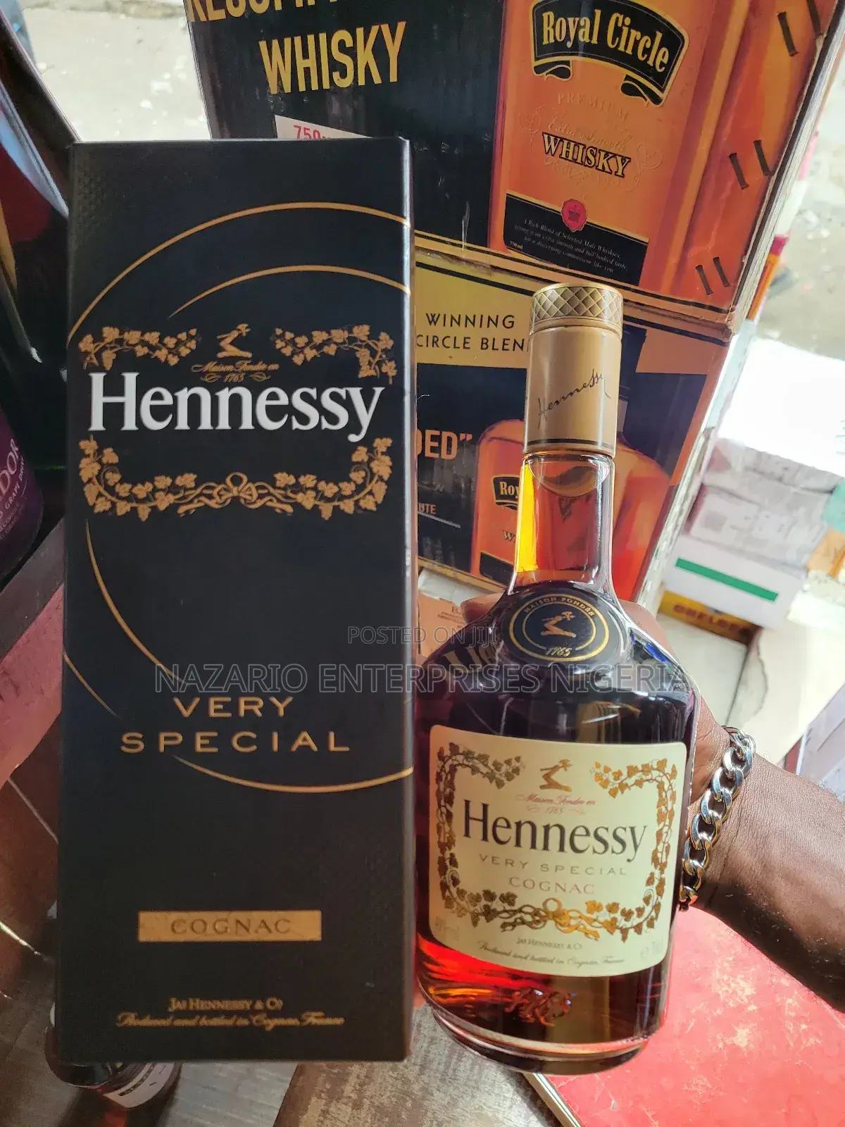 Hennessy VS by 12 Bottles