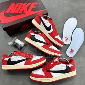 Photo - Travis Scott X Nike Air Jordan 1 Low Og Chicago Sneakers