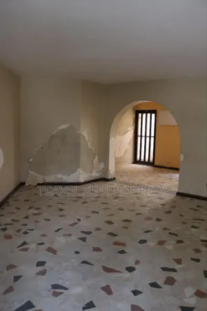 3bdrm Block of Flats in Residential Area for rent
