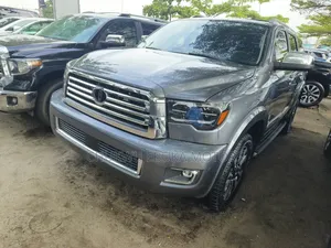 Toyota Sequoia Platinum 4x4 2020 Gray