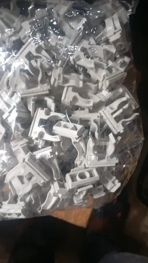 Saddle Clip