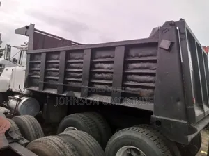 Mack Tipper R Model