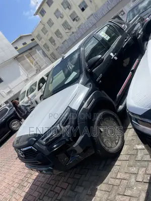 New Toyota Hilux 2025 Black