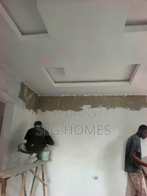 Photo - Classic White Screeding