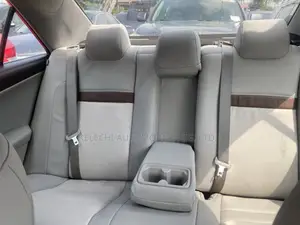 Toyota Camry XLE 4dr Sedan (2.5L 4cyl 6A) 2012 Silver