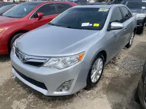 Toyota Camry XLE 4dr Sedan (2.5L 4cyl 6A) 2012 Silver