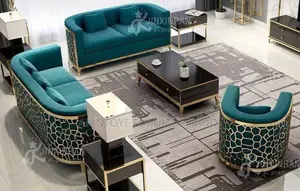 3/2/1 ,Center Center ,3 Stools