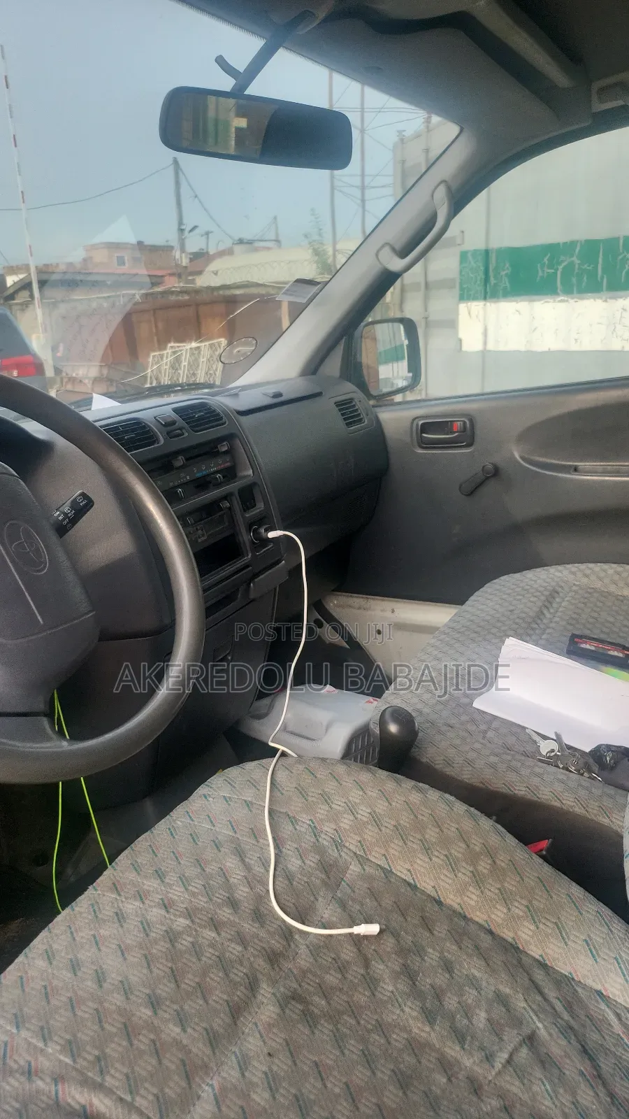 Toyota HiAce 2004 White