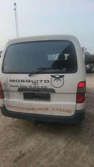 Toyota HiAce 2004 White