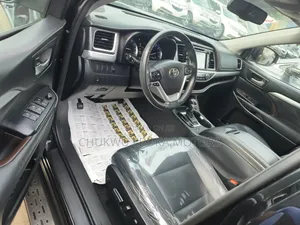 Toyota Highlander XLE V6 4x2 (3.5L 6cyl 6A) 2016 Black