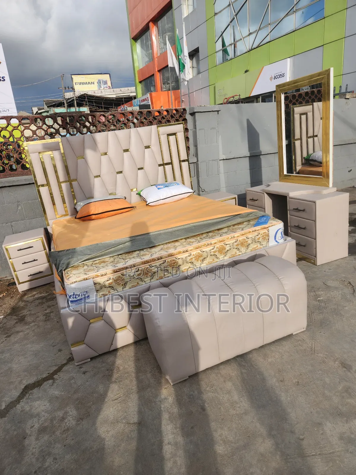 Quality 6by6 Cream Coloured Leather Bed.