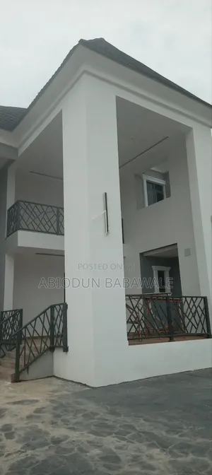 4bdrm Duplex in Dakwo District Abuja for sale
