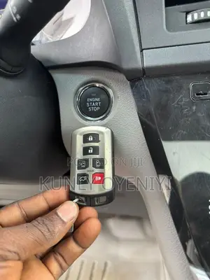 Toyota Sienna XLE Premium 7-Passenger 4dr Minivan AWD (3.5L 6cyl 6A)