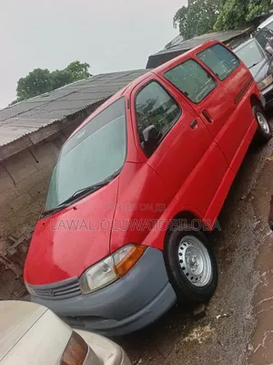 Photo - Toyota HiAce 2000 Red