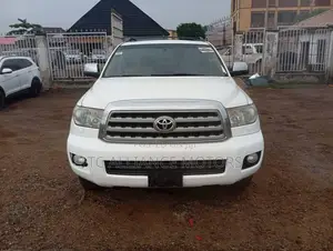 Toyota Sequoia Limited 4dr SUV 4WD (5.7L 8cyl 6A) 2008 White