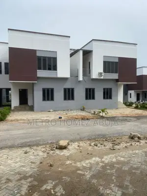4bdrm Townhouse / Terrace in FHA for rent