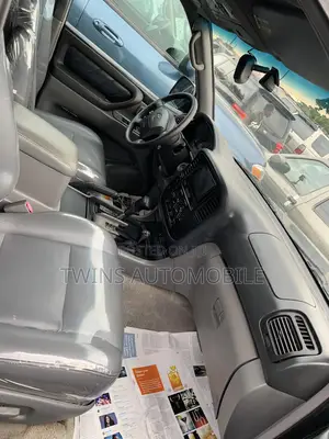 Toyota Land Cruiser 2004 Black
