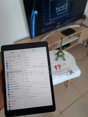 Photo - Apple iPad 10.2 (2021) 64 GB Black