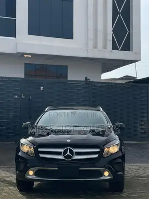 Photo - Mercedes-Benz CLA-Class CLA 250 4MATIC Sedan 2016 Black