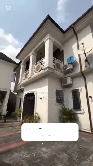 4bdrm Duplex in In A Gated Estate for sale