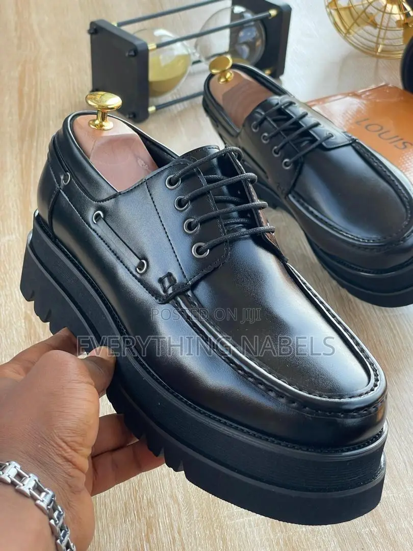 Lv Leather Cooperate Shoes