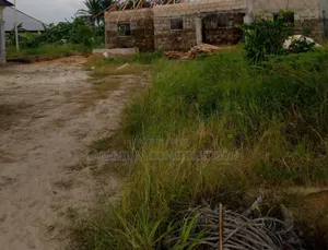 Lands for Sale at Onihale Abeokuta Expressway Way.