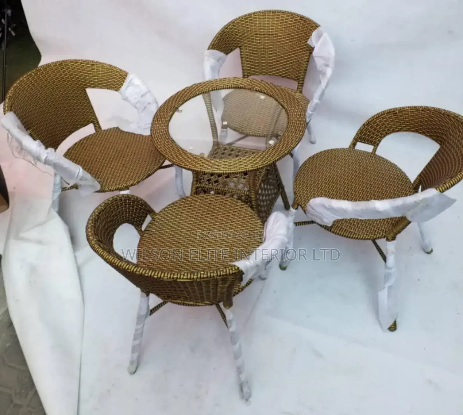 Unique Outdoor Restaurant Table Set-4 Seaters