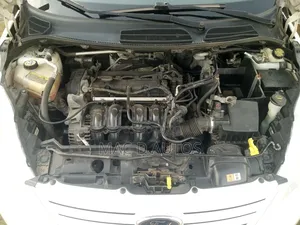 Ford Focus S Sedan FWD (2.0L 4cyl 5M) 2013 White