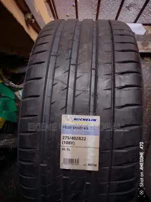 275/40/22 Michelin