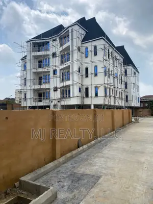 3bdrm Block of Flats in Yaba Gra, Jibowu for sale