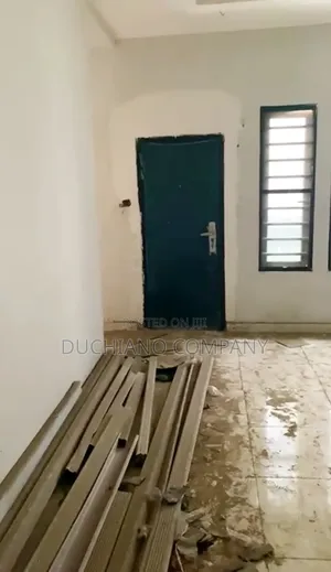 3bdrm Block of Flats in Yaba Gra, Jibowu for sale