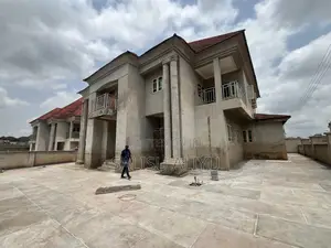 5bdrm Duplex in Lokogoma for sale