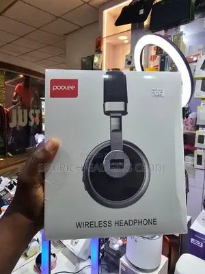 Poolee Aura-100 Noice Canceling Wireless Headphone.