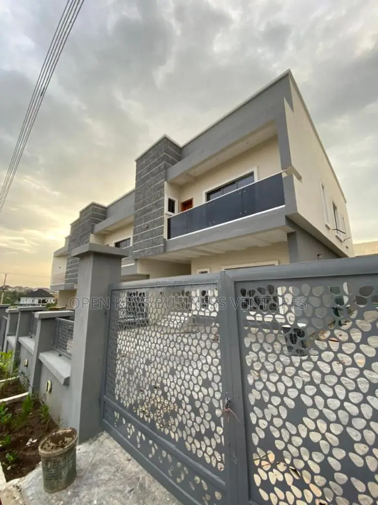 Furnished 3bdrm Duplex in Carlton Gate Estate, Akobo for sale