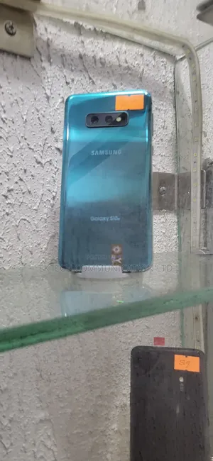 Samsung Galaxy S10e 128 GB Blue