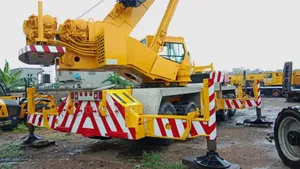 Photo - 70tons Motor Crane