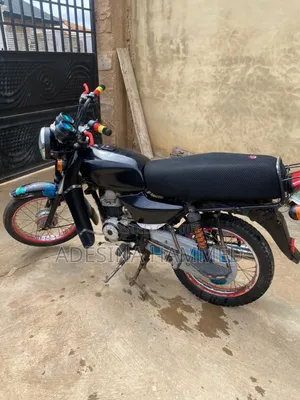 Photo - Bajaj Boxer 2019 Black