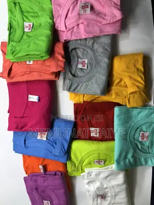 Photo - Kanin Roundneck T-Shirt