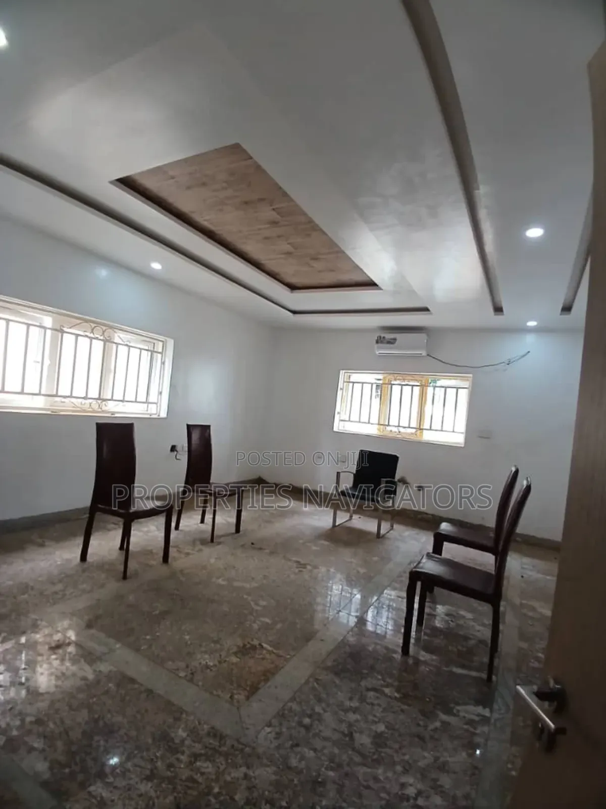 10bdrm Mansion in Asokoro for rent