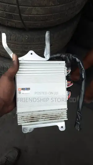 Toyota Highlander Amplifier