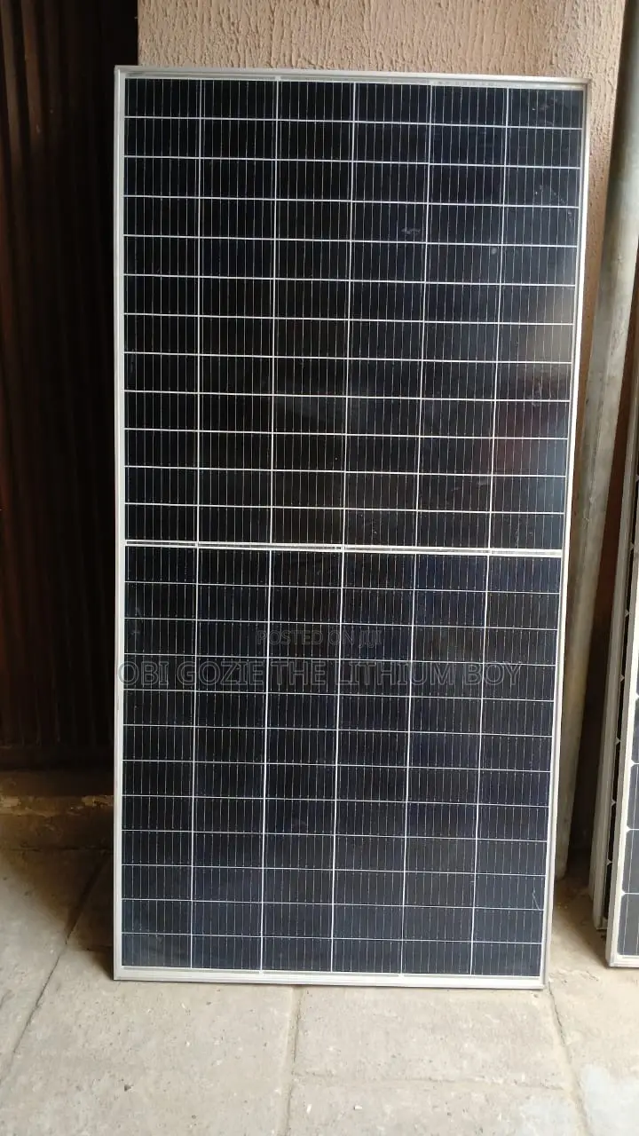 Grade a 600w Half Cut Mono Solar Panel Available in Stock.