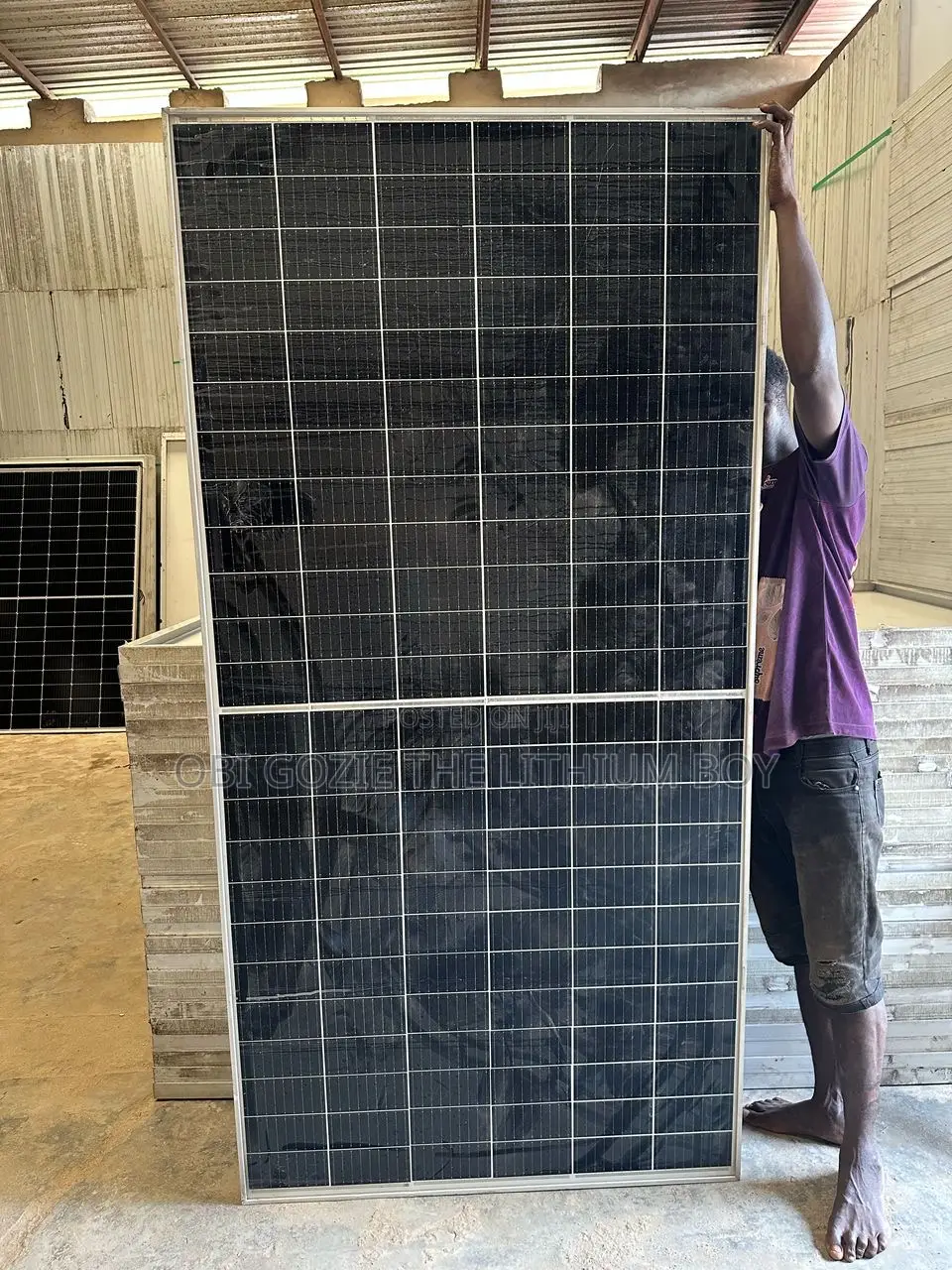 Grade a 600w Half Cut Mono Solar Panel Available in Stock.