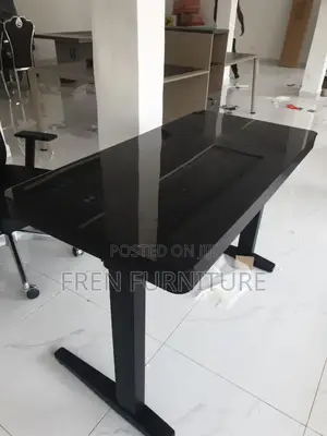 Electric Adjustable Height Table