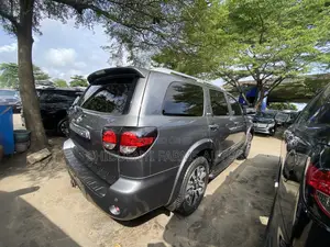 Toyota Sequoia Platinum 4x4 2020 Gray