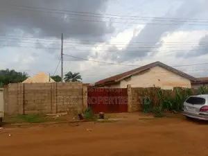 3bdrm Block of Flats in Halliday Hotels, Makurdi for sale