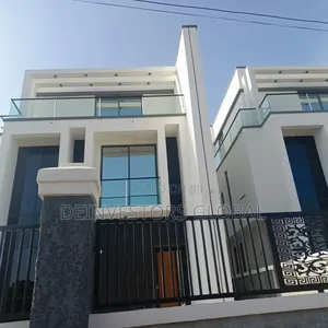 4bdrm Duplex in Diamond Estate, Alimosho for sale