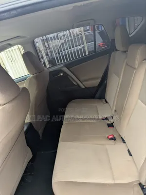 Toyota RAV4 XLE 4dr SUV (2.5L 4cyl 6A) 2014 White