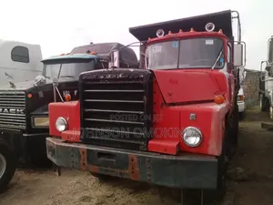 Mack Tipper