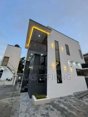 4bdrm Duplex in Uyo for sale