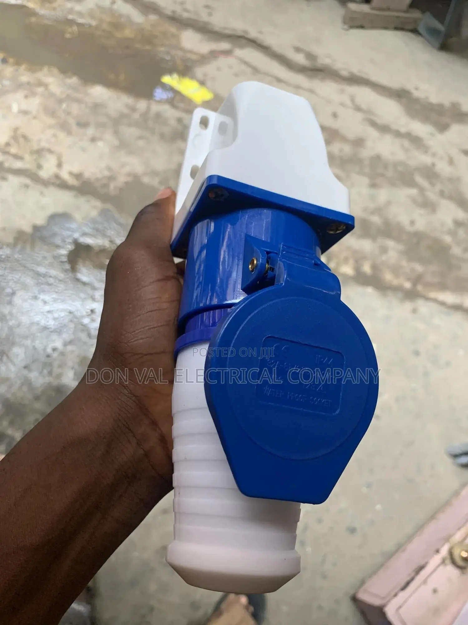 32amps 3pin Industrial Socket